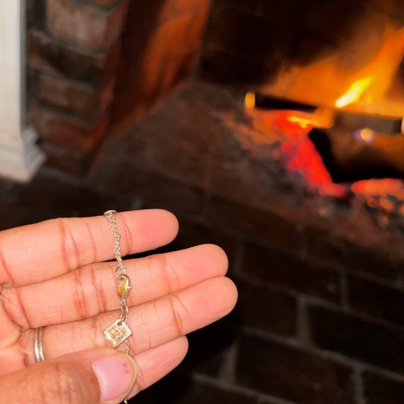 Banana Republic Gold Circle Pendant Necklace - Picture 2 of 3